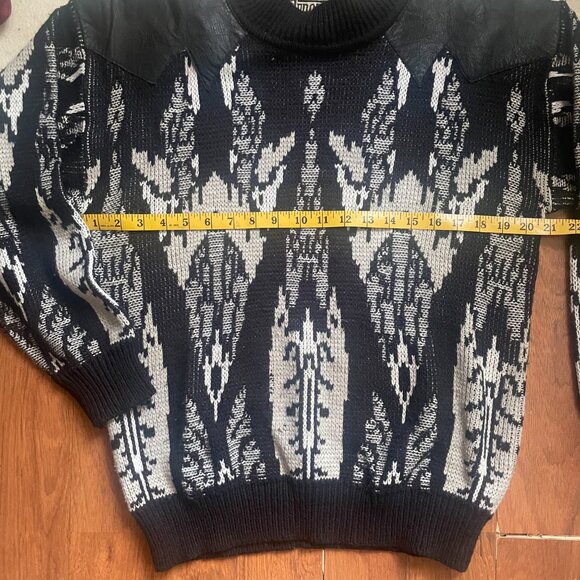 Vintage Front Line black and white knit sweater with leather shoulder details - Picture 7 of 8